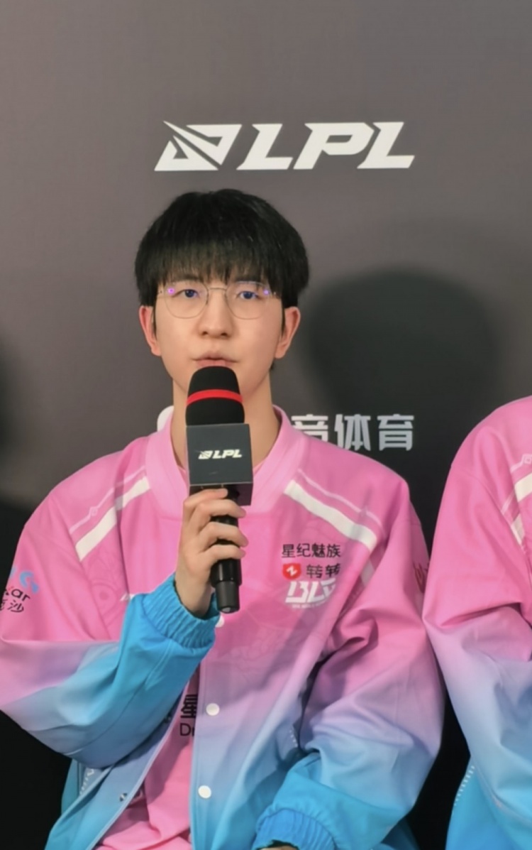 之前是谁不团队?Elk:我们越来越像一个整体了