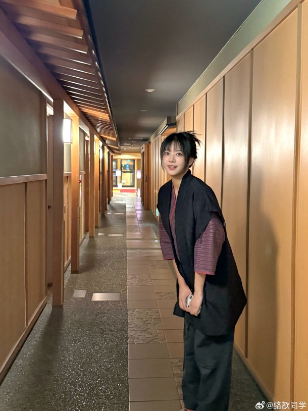 日本人妻的感觉?骆歆晒照:温泉time!巴啦啦能量重置