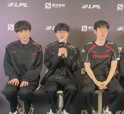 你得相信队友啊！Scout：Solo时乐在指导 觉得Xun输了就没看了