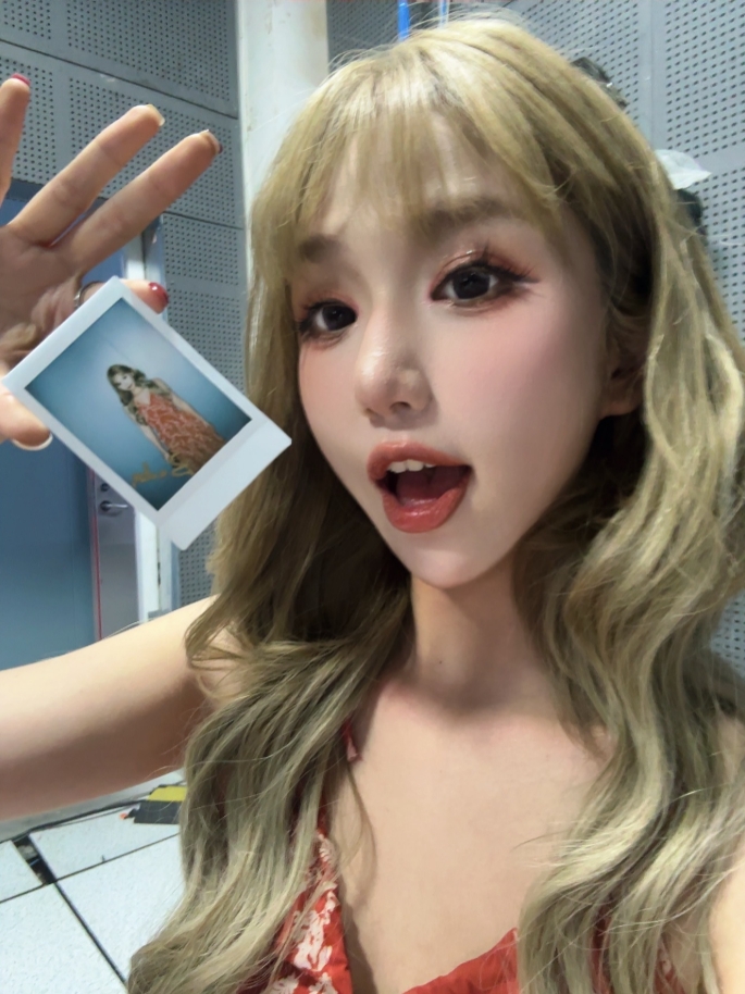 解说暴暴熊晒照:在干嘛?吃了吗 ?