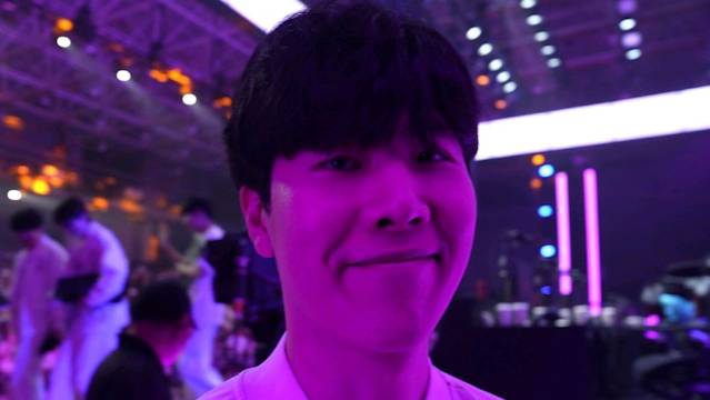 今天一点都不尽兴！Theshy首局0阵亡 上次小局0阵亡还要追溯到54小局前