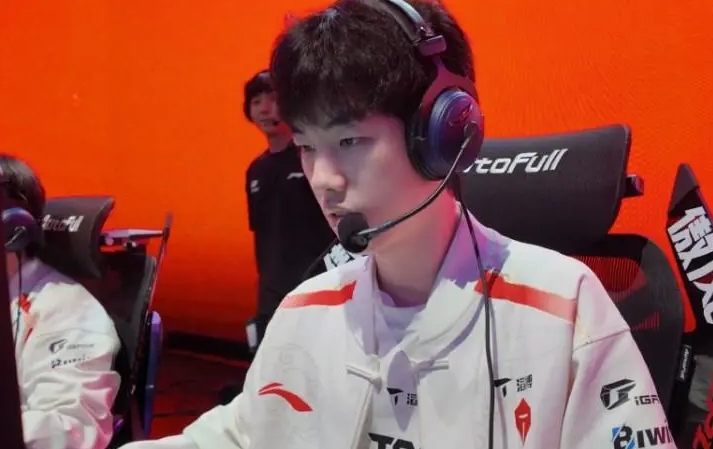 战胜WE，Hang发文：继续努力和队伍一起成长，一起越来越好