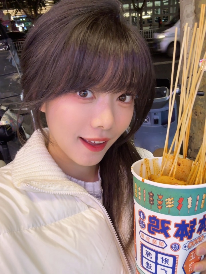 主持骆歆晒美食日常:这就是成都人的人情味吗?