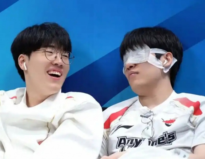 牢枪你还在犹豫什么？LPL爆料人：tarzan也续约了 就差上路了