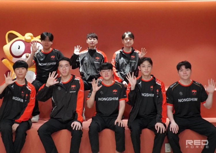 挺进Kespa杯四强,NS发布队伍合照:我会在上岩现场见你