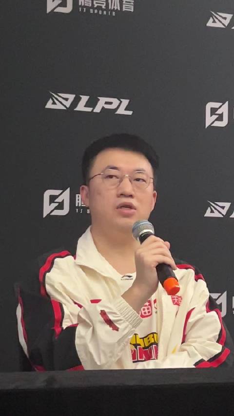 xiaohu：第一把沙皇中路那波大招智能施法没有设置 导致技能没有放出来