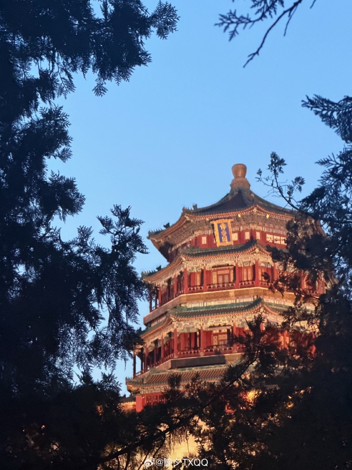 Xiye给你拍的么?曈夕分享过年照片:找找街头的年味儿