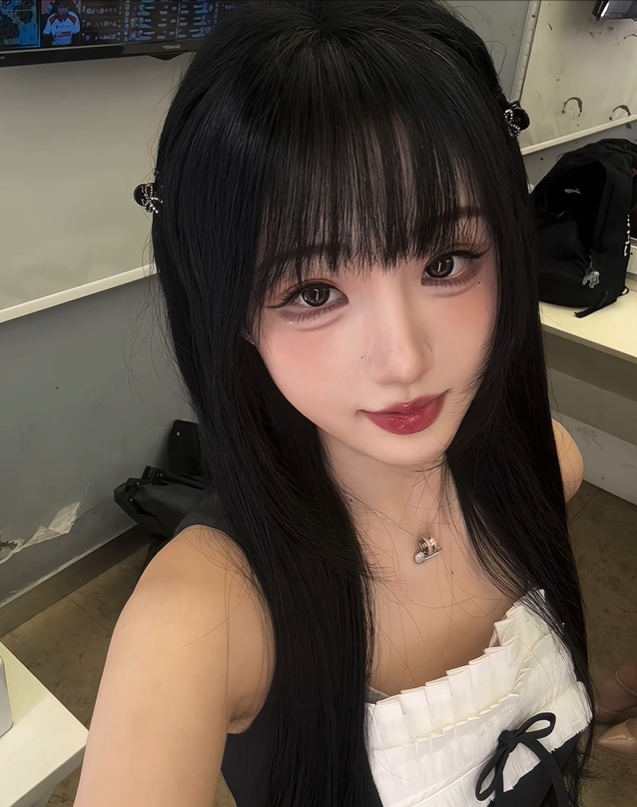 互动主持十月赛后晒照：光速下班 开工大吉