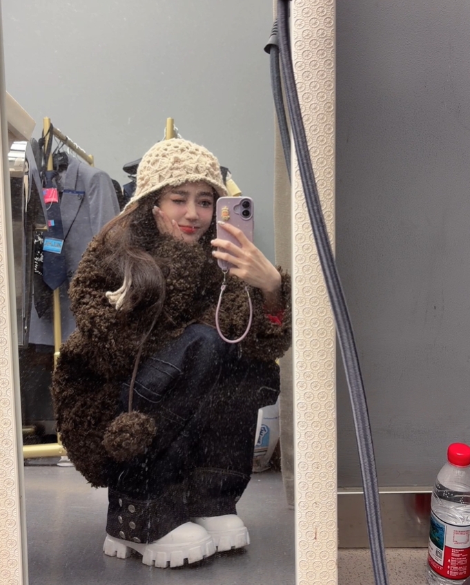 保养的真好！小悠晒照：胜决收工～神级反转的一场bo5～恭喜BLG