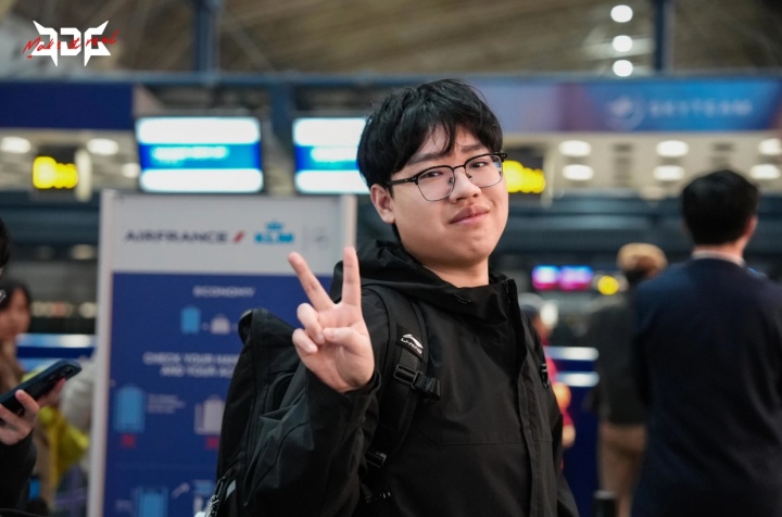 Xiaoxu更新社媒:安全到达巴西,兄弟们先锋赛加油! 