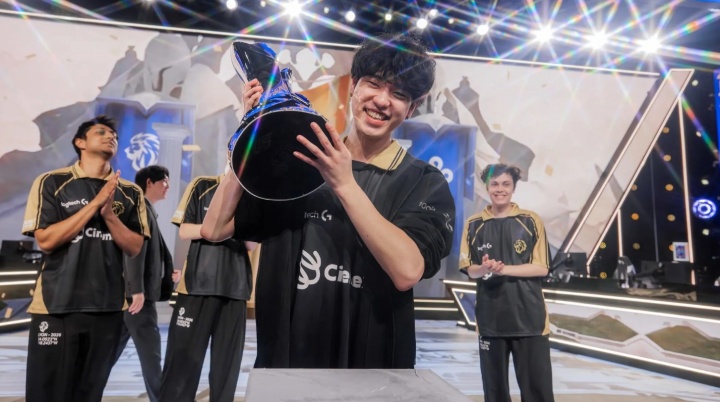 Berserker：我们目前打不过LCK和LPL队伍，先锋赛是积累经验