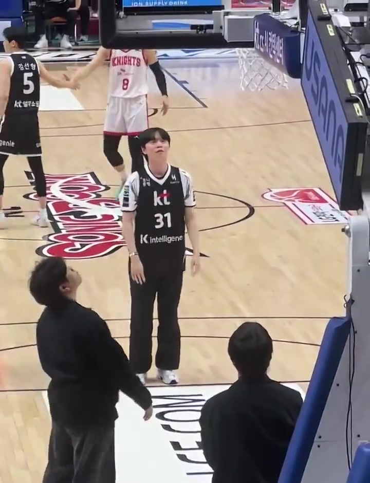 没打过篮球🏀的感觉~KT发布BDD线下投篮的花絮