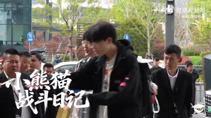 AL对阵WBG TES赛场VLOG BigWei：大家打比赛多去想想自己要干什么